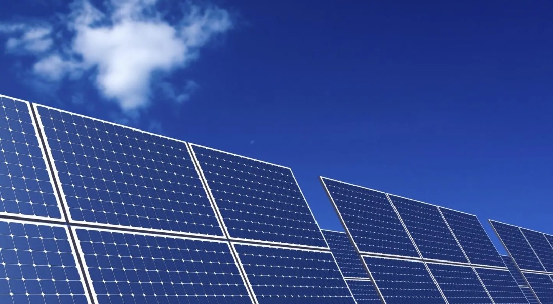 時(shí)創(chuàng)能源 光伏設(shè)備領(lǐng)域的隱形冠軍與全球制絨輔助品創(chuàng)新者